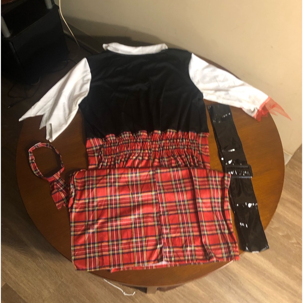 Curves Zombie Schoolgirl Costume Red/Combo Size 2X - Picture 5 of 8